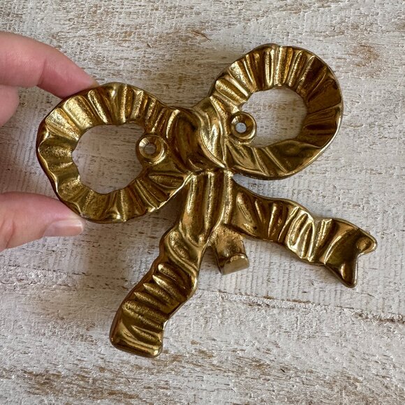 Vintage Brass Bow Hook - Single Brass Wall Mounted Bow Hook - Picture 1 of 8